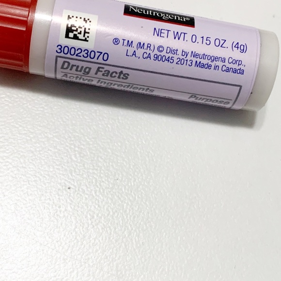 Neutrogena Norwegian Formula Lip Moisturizer Discontinued NWOB - Picture 4 of 5